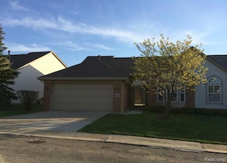 225 Shore Brook Ln, Walled Lake, MI 48390