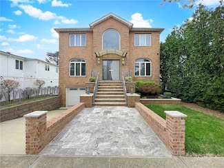 166 Pinewood Ave, Staten Island, NY 10306