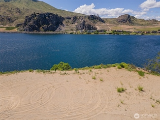 2523 Stayman Flats Rd, Chelan, WA 98816