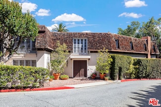 1040 Cove Way, Beverly Hills, CA 90210