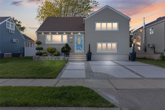 22 Martha St, Freeport, NY 11520
