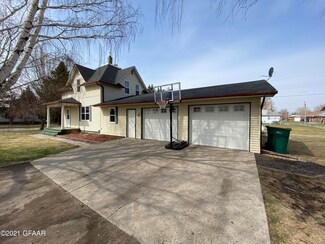 1122 Ben Ave, Hatton, ND 58240