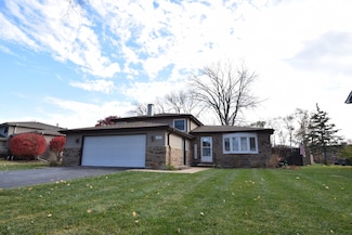 1919 Moore Ave, Saint Charles, IL 60174