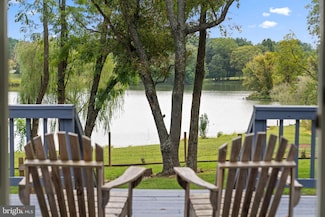 38045 Dawson Gap Ln, Hillsboro, VA 20132