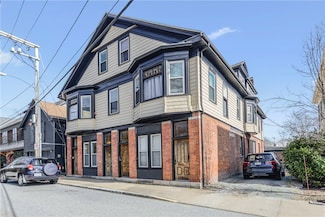 16 Liberty St Unit 16B, Newport, RI 02840