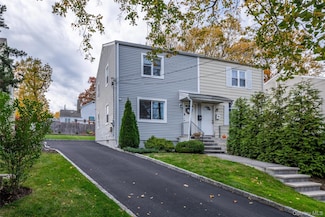 90 Clinton Ave, New Rochelle, NY 10801