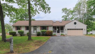 2 Howe St, Allenstown, NH 03275