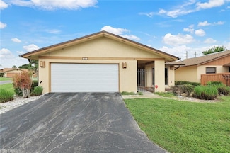 6474 Royal Woods Dr, Fort Myers, FL 33908