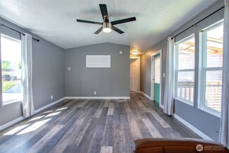 2000 Broadway Ave Unit 13, Hoquiam, WA 98550