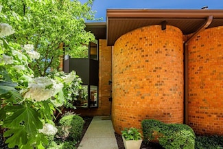 8031 Kingsbury Blvd, Saint Louis, MO 63105