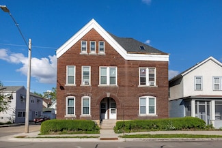 2070 Jackson St, Dubuque, IA 52001