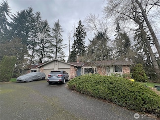 8213 111th St E, Puyallup, WA 98373