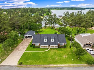 214 Cedar Ln, Burkeville, TX 75932