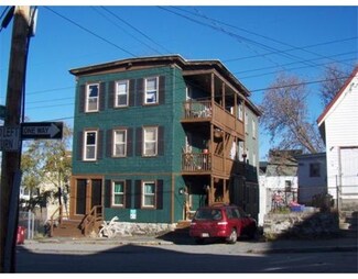 38 Smith St, Lowell, MA 01851