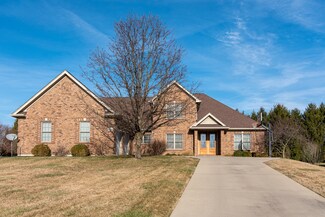 895 Westlake Hills Dr, Columbus, IN 47201
