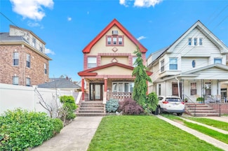 114-11 86th Ave, Richmond Hill, NY 11418