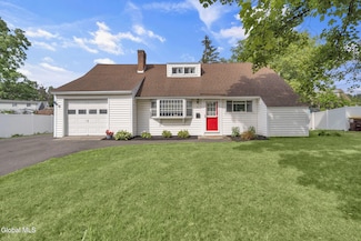 6 Briarwood Rd, Albany, NY 12211