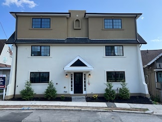 8 Crystal St Unit 3, Melrose, MA 02176