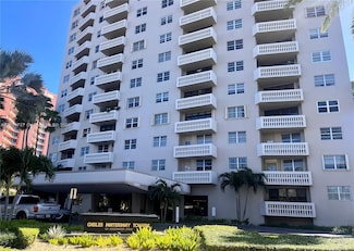 90 Edgewater Dr Unit 212, Coral Gables, FL 33133