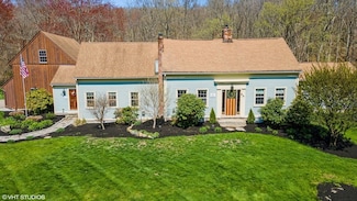82 Chestnut Hill Rd, Millville, MA 01529