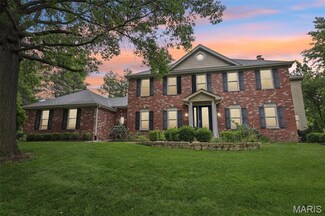 200 Hibler Oaks Dr, Saint Louis, MO 63141