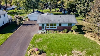 1N274 Woods Ave, Carol Stream, IL 60188