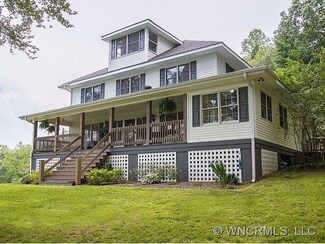 4200 Turnpike Rd, Horse Shoe, NC 28742