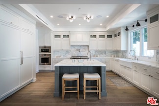 530 Arbramar Ave, Pacific Palisades, CA 90272