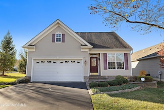 8 Maremanna Dr, Manalapan, NJ 07726