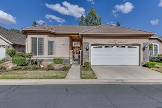 1865 Stonebrook Ln, Clovis, CA 93611