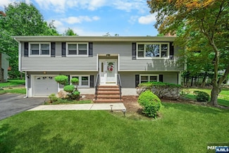 120 Colony Ave, Park Ridge, NJ 07656