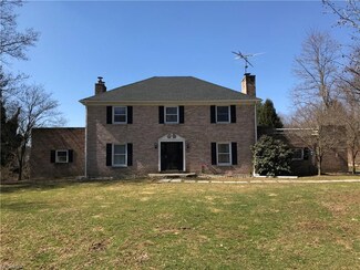 16595 Valley Dr, East Liverpool, OH 43920