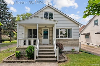 7416 Gerald Ave, Warren, MI 48092