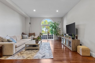 50 Boatswains Way Unit 105, Chelsea, MA 02150