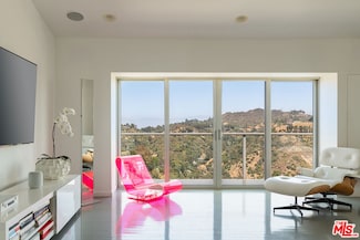 8307 Rugby Place, Los Angeles, CA 90046