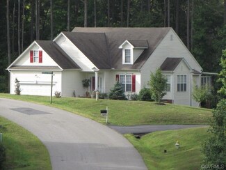101 Cabells Ct, Farmville, VA 23901