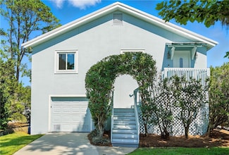 310 Peachtree St, Saint Simons Island, GA 31522