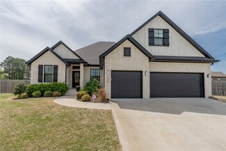 635 Via Perona Rd, Springdale, AR 72762