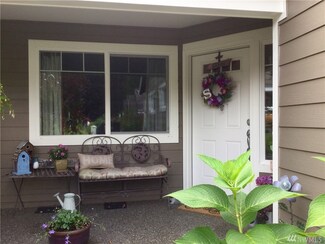 211 E Sterling Dr Unit D12, Allyn, WA 98524