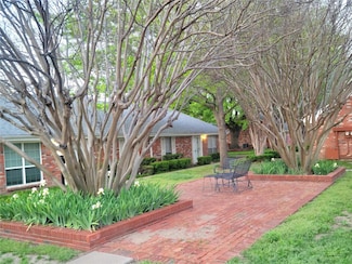 1185 Roaring Springs Rd, Fort Worth, TX 76114