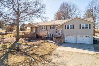 2855 W 52nd St S, Newton, IA 50208