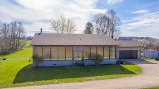 5667 Hillcrest Dr, Allenton, WI 53002