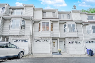 20 Linda Ln, Staten Island, NY 10312