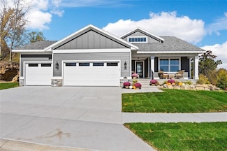 2012 Sierra Cir NE, Cedar Rapids, IA 52402