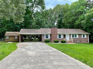 5911 Hyde Park Dr, High Point, NC 27263