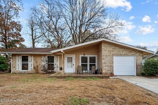 89 Parkway Dr, Jacksonville, NC 28540