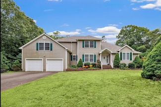46 Oakcrest Rd, Oxford, CT 06478
