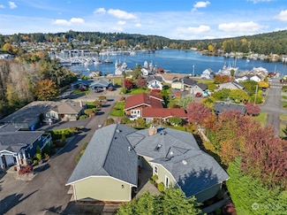 8177 Defiance Ln, Gig Harbor, WA 98332