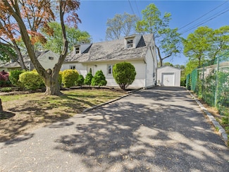 95 State Ave, Wyandanch, NY 11798