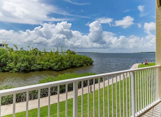 128 Brent Cir, Oldsmar, FL 34677